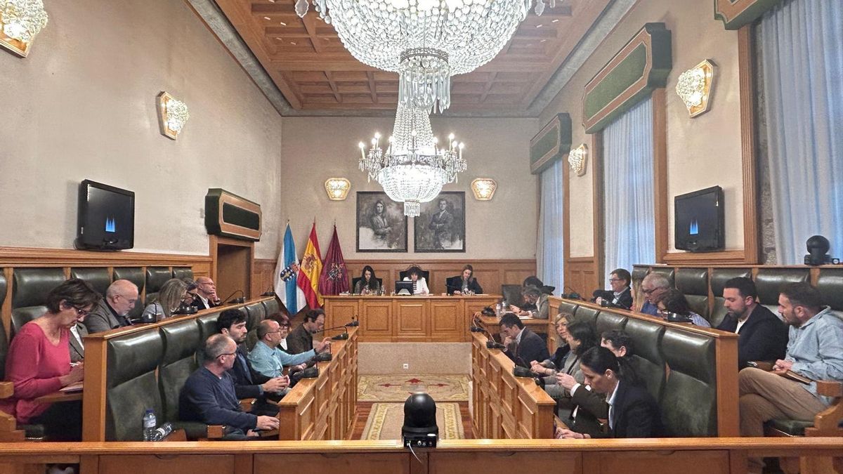 Luz verde aos presupuestos de Santiago en pleno extraordinario.