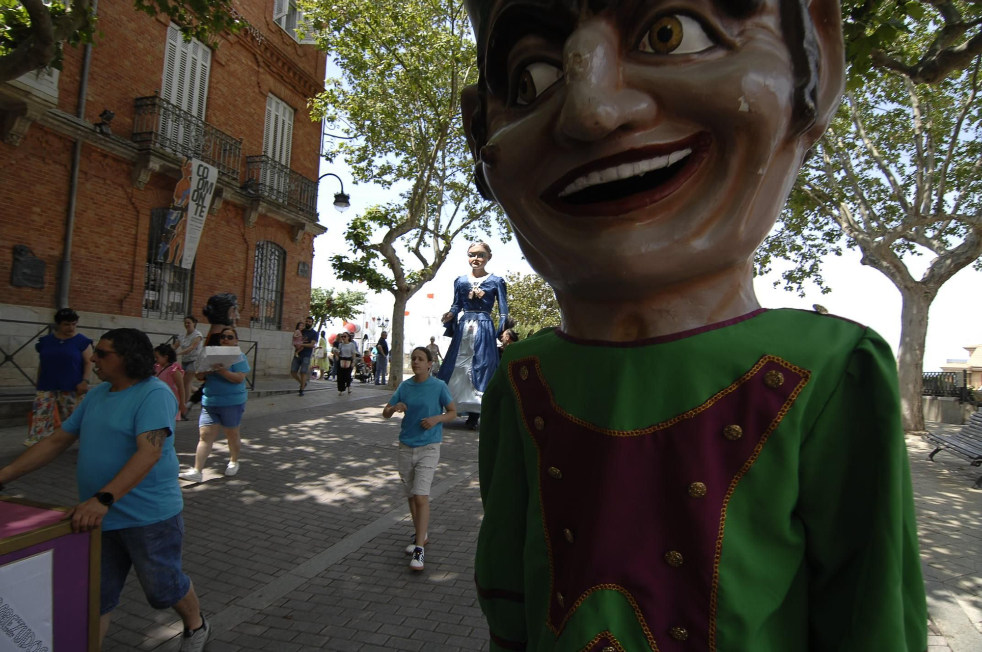 GALERÍA | Pasacalles de gigantes y cabezudos