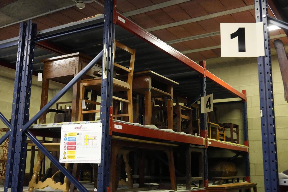 Mobiliario escolar histórico de la colección de objetos pedagógicos del Museu d'Història de Barcelona