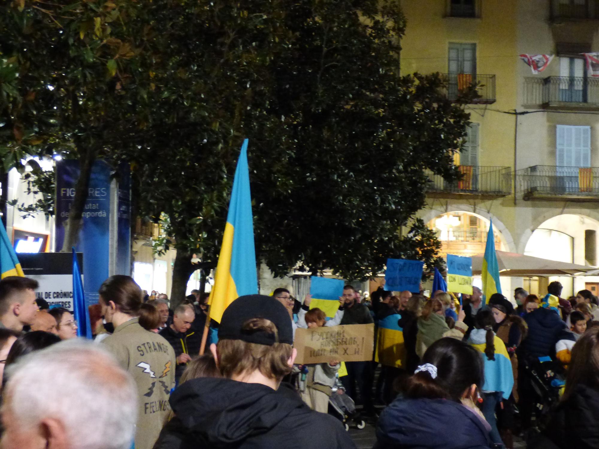 Concentració a Figueres contra la guerra a Ucraïna
