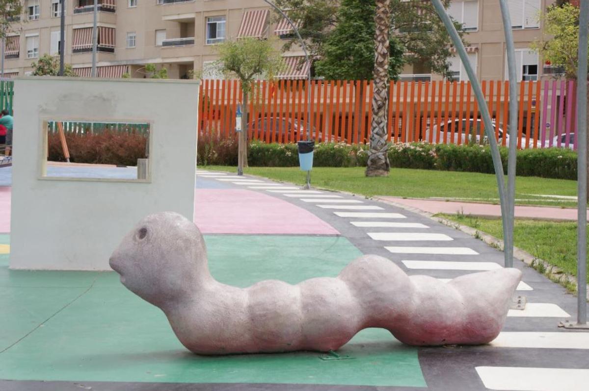 Parque del Cine de Málaga, una zona verde con su propio 'paseo de la fama', tirolinas, camas elásticas y todo un mundo de película