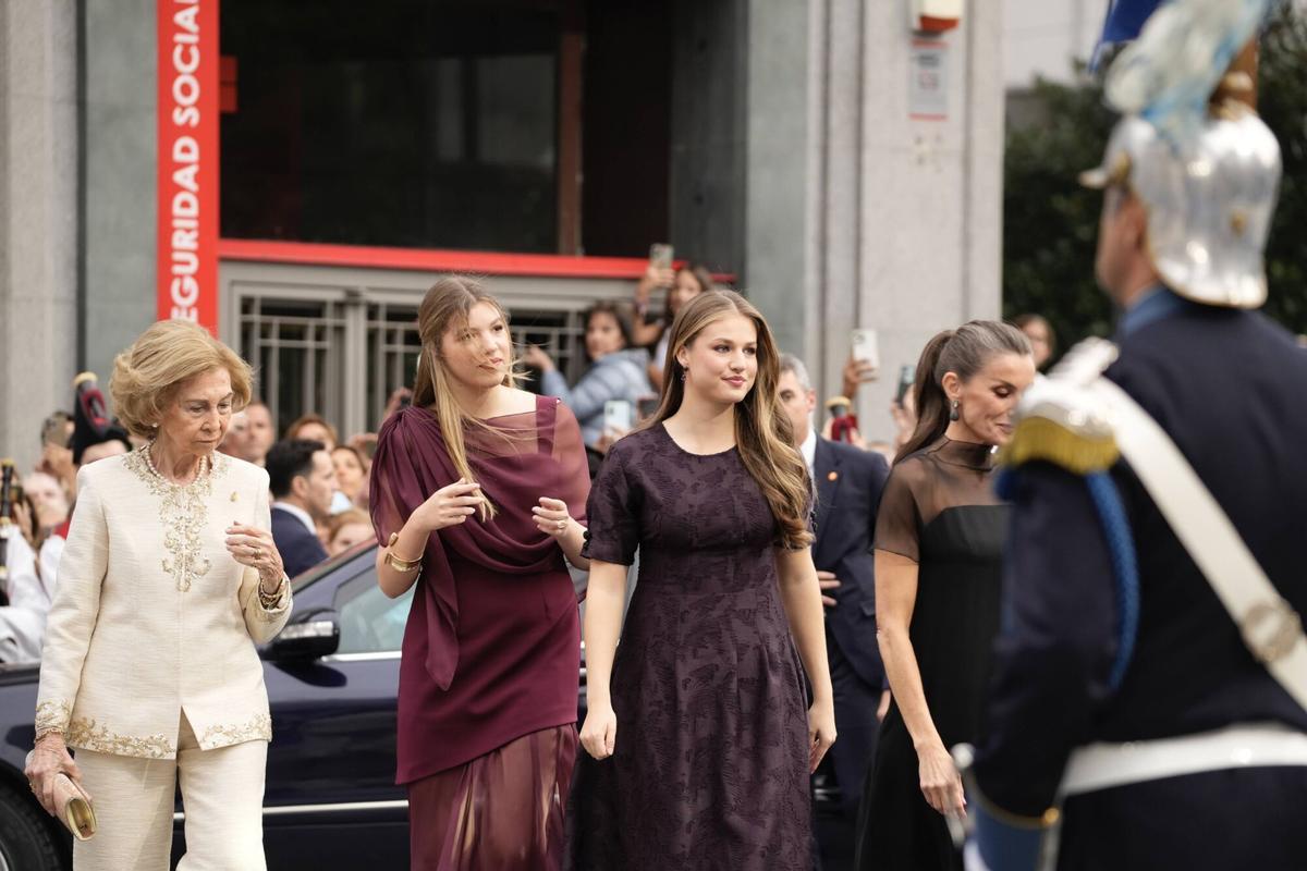 Así fue la llegada de los invitados a los premios "Princesa de Asturias" y su paso por la alfombra azul