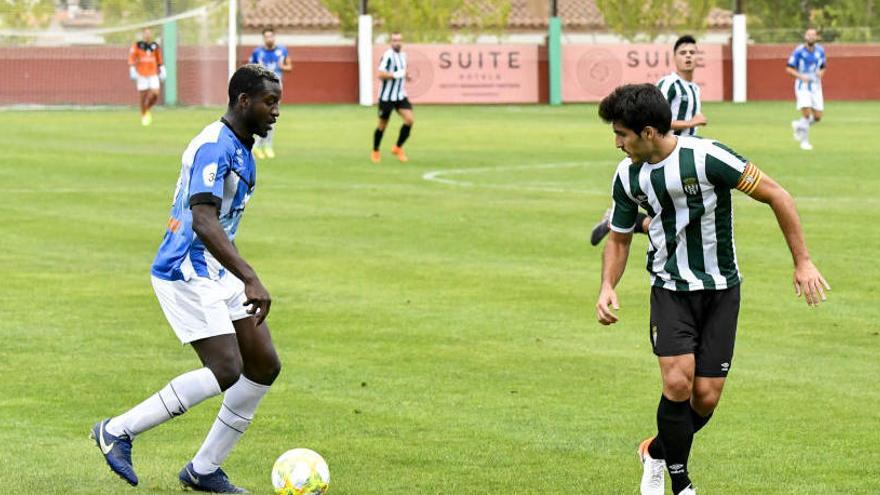 Una acció del Peralada - Santfeliuenc de la jornada passada