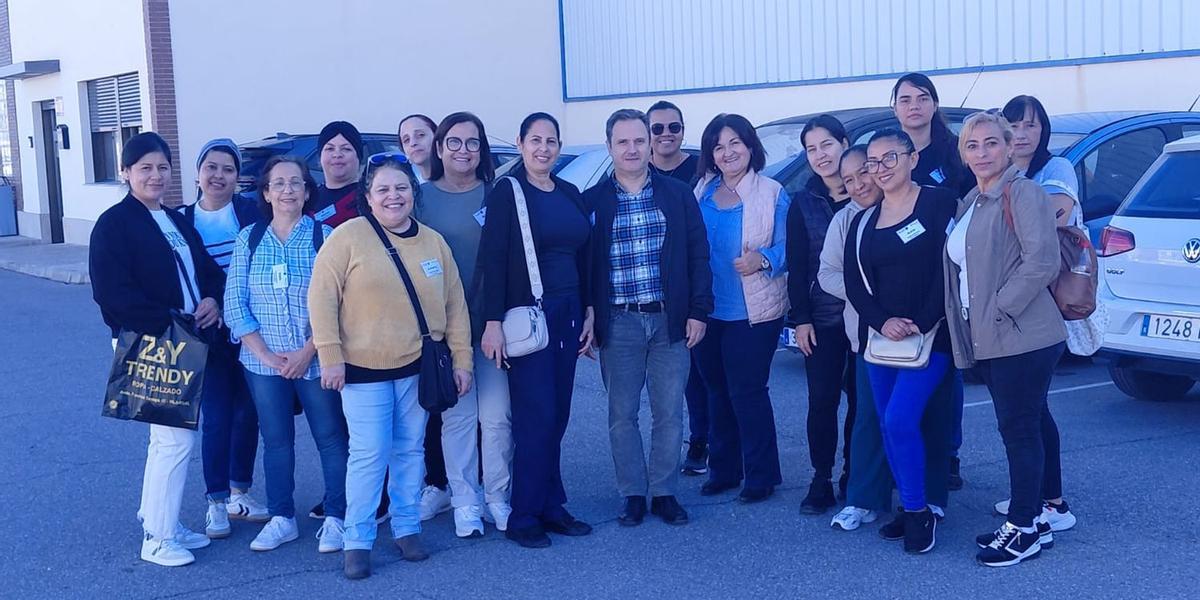 Alumnas de uno de los cursos que ha realizado Tots Units en colaboración con la cooperativa vila-realense Citrias.