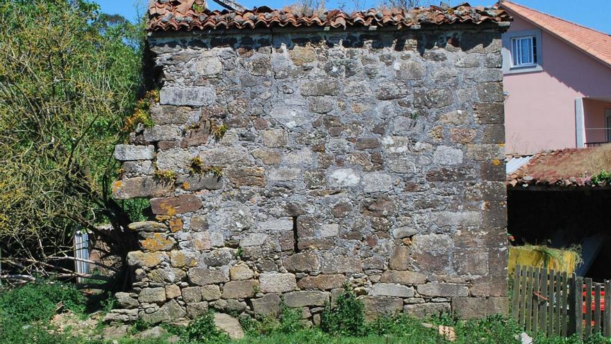 Restos das torres de Cillobre, datadas no século XIV e situadas preto da capital larachesa / wikimedia commons