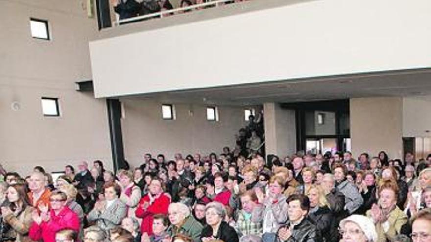 Ovación en el templo de Fátima, ayer, durante las exequias por Díaz Bardales.