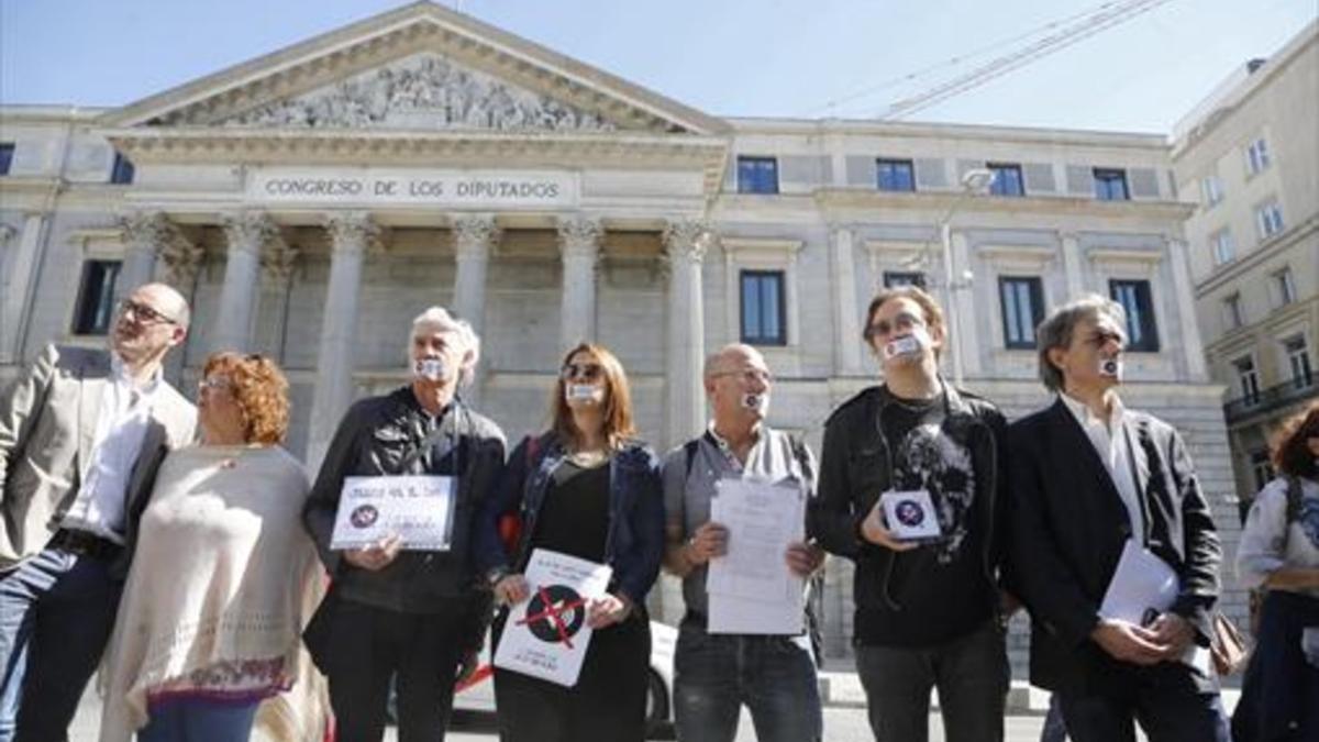 Protesta contra el IVA cultural frente al Congreso, convocada en el 2015.