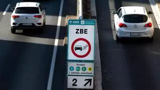 Las nuevas ZBE catalanas entran en vigor: vetarán en 2028 a todos los vehículos con etiqueta amarilla