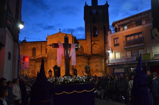 GALERÍA | Procesión de la Vera Cruz de Benavente, en imágenes