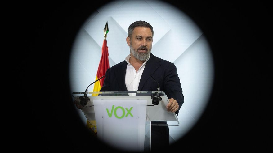 Santiago Abascal se sacude la responsabilidad por la violencia en Torre Pacheco y culpa a PP y PSOE: &quot;Traen inmigración ilegal&quot;