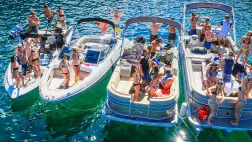 Fiestas masivas de barcos en islas y calas del Mar Menor: antítesis del turismo responsable