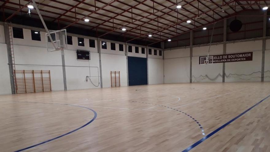 Vista del interior del pabellón de A Montesiña, recién remodelado. / FdV