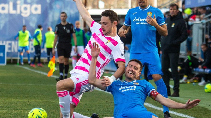 Un partido con armadura: Oviedo y Fuenlabrada, más pelea que balón