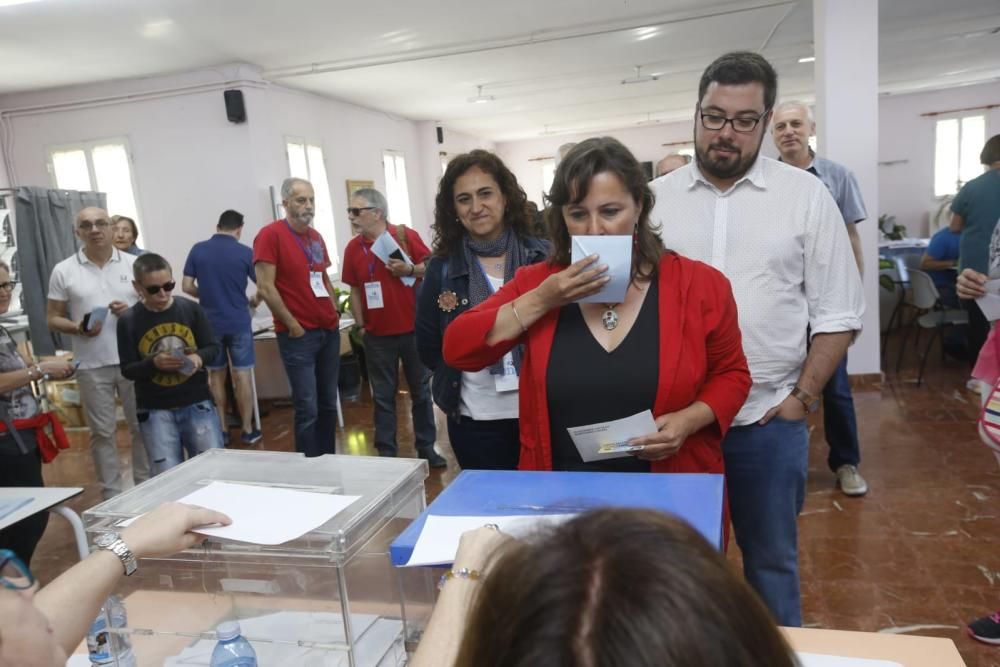 Las fotos de las elecciones municipales y europeas en Vigo el 26 de mayo.