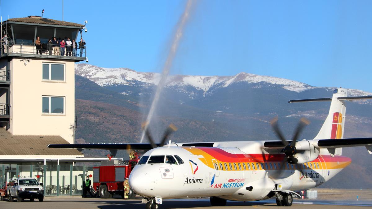 El bateig al primer vol regular entre l&#039;aeroport Andorra-La Seu i Madrid