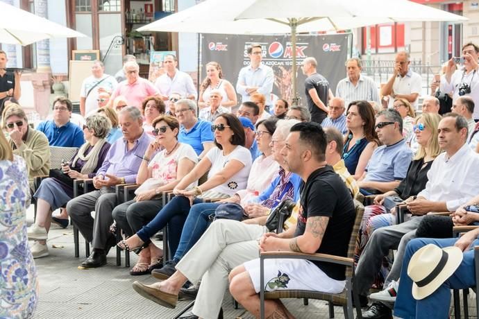 Pablo Casado (PP) hace campaña en Canarias