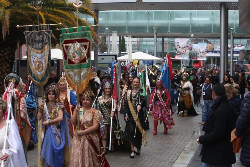 La Federación de Moros y Cristianos de Alicante lleva la fiesta a Madrid.