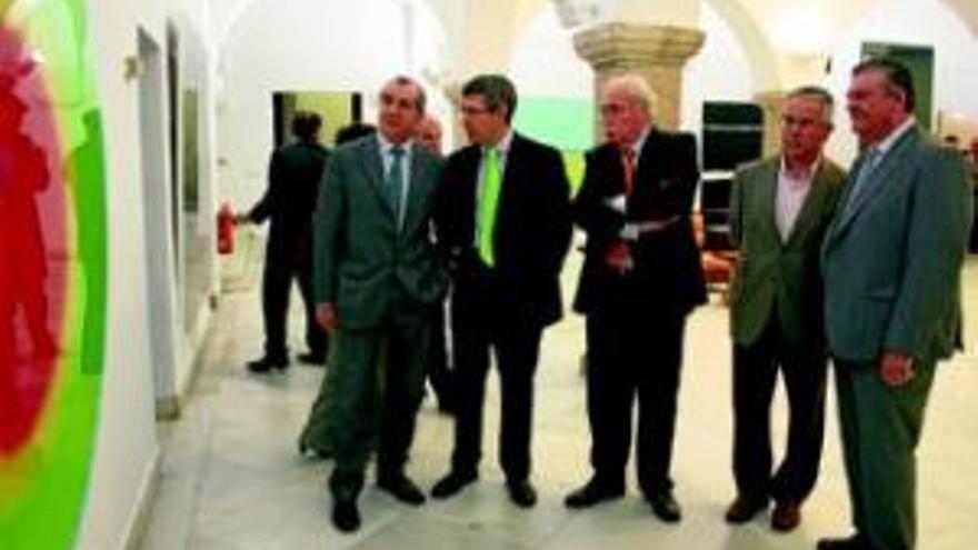 La asamblea expone el xxxi premio de pintura caja extremadura