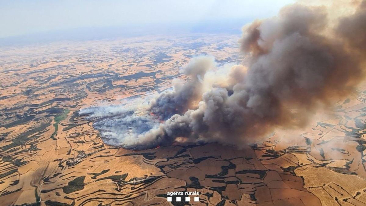 Els bombers descriuen l’incendi de la Segarra com un dels primers de sisena generació a Catalunya
