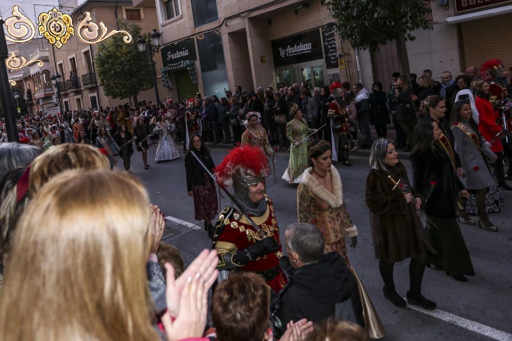 Medio millar de cargos festeros celebran la efeméride con un acto histórico de homenaje a las capitanías a tres semanas del inicio de los Moros y Cristianos