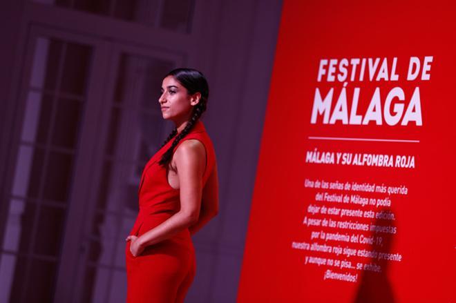 Carolina Yuste, con dos trenzas en el Festival de Málaga 2020