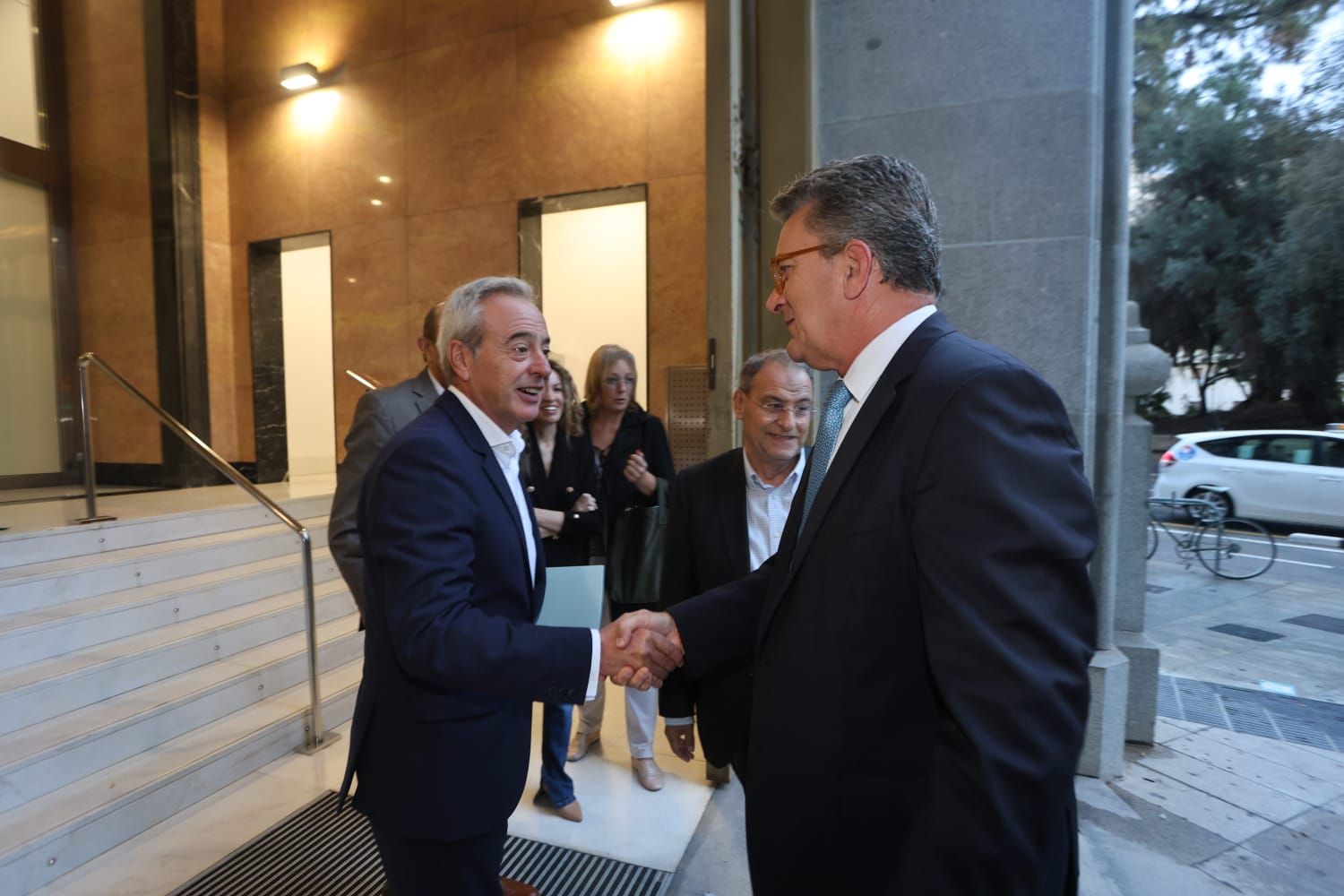 Llegada de los asistentes a la segunda edición del Foro de Energía en la Comunitat Valenciana