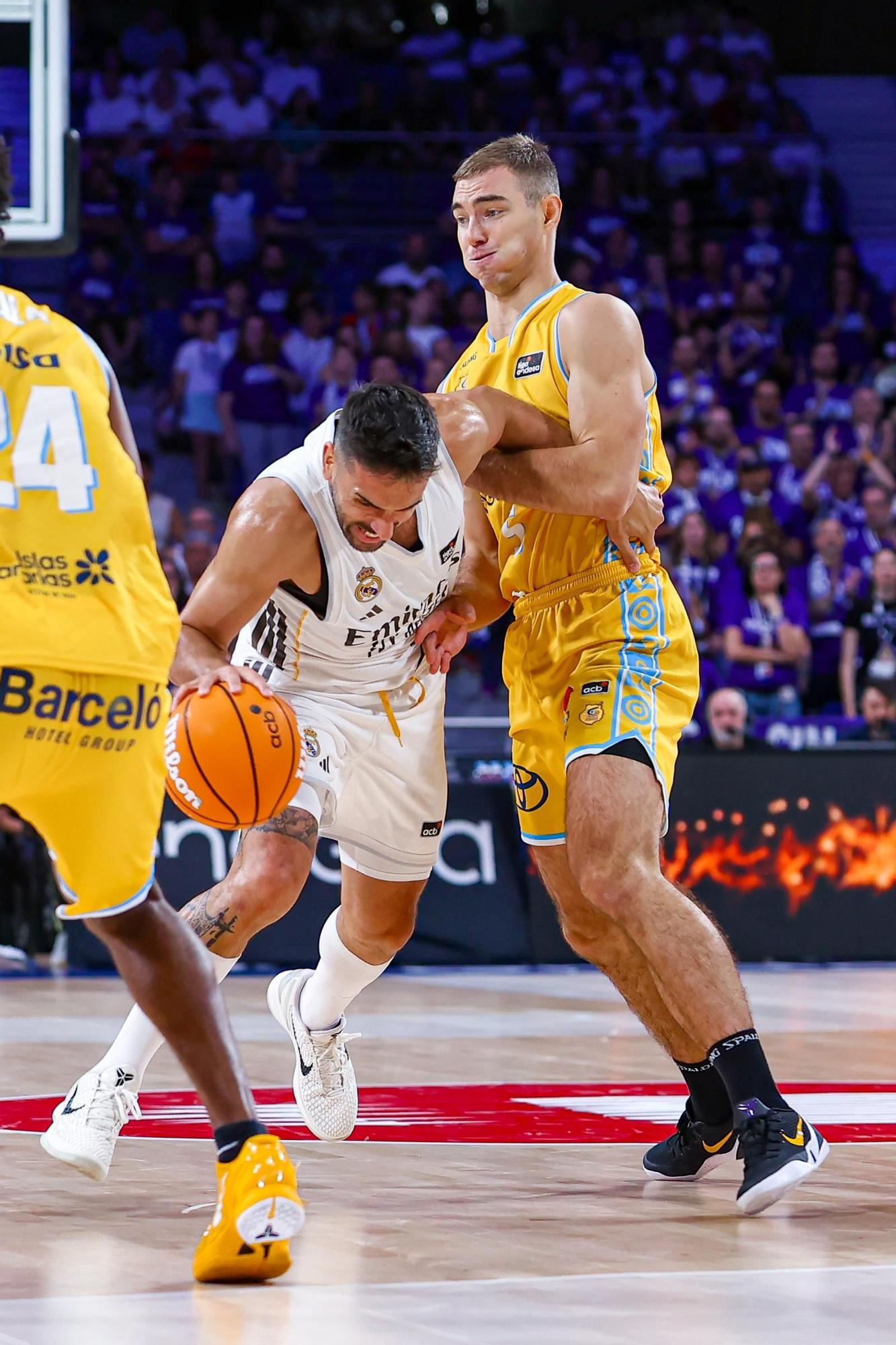 Galería del debut liguero del CB Gran Canaria ante el Real Madrid
