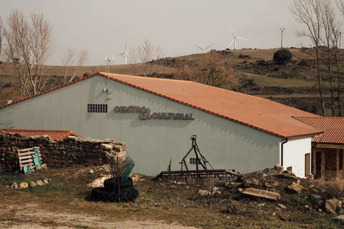 Vista del centro cultural de Suellacabras.