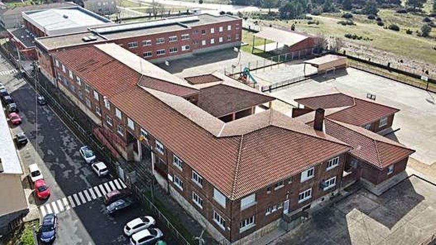 Imagen aérea del colegio Virgen de la Salud de Alcañices.