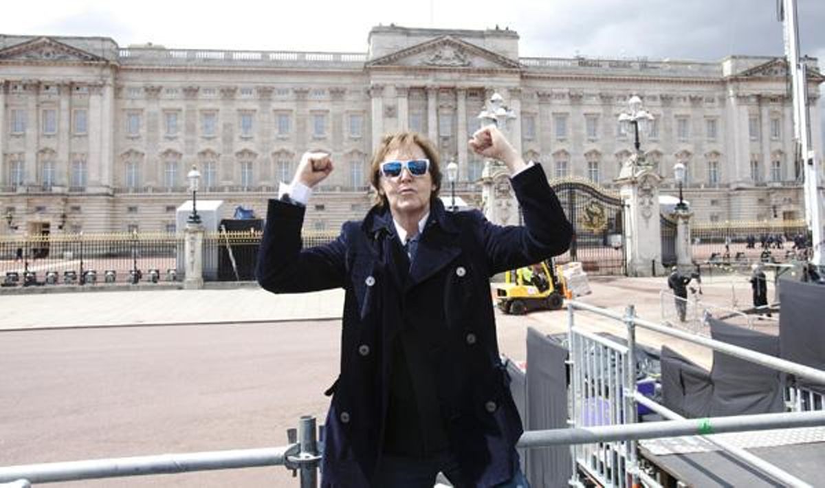Paul McCartney compleix setanta anys.