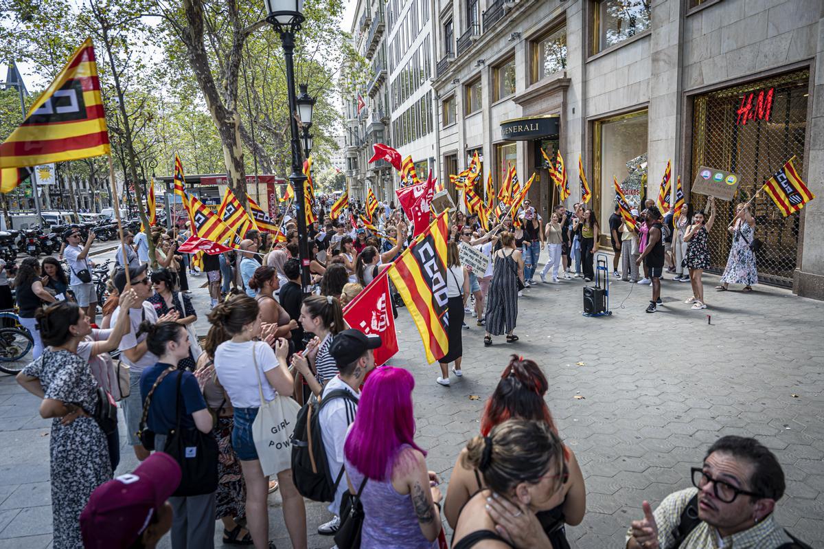 Huelga de trabajadores de H&M en el arranque de las rebajas