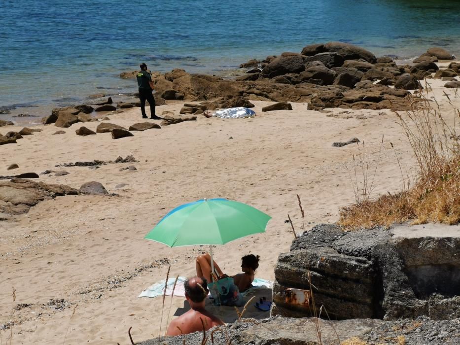Un moañés de 80 años fallece en una playa de Cangas