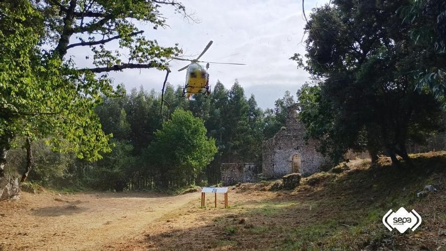 Evacúan al Hospital de Arriondas a un senderista de 68 años que se sintió indispuesto en Pimiango (Ribadedeva)