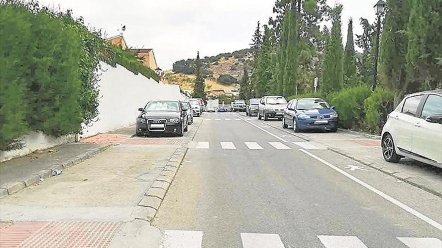 Ciudadanos denuncia la falta de aparcamientos públicos cerca del hospital