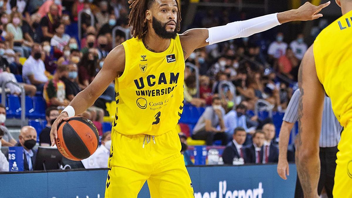 James Webb, del UCAM Murcia, durante el partido frente al Barcelona.  | ACB PHOTO/D.GRAU