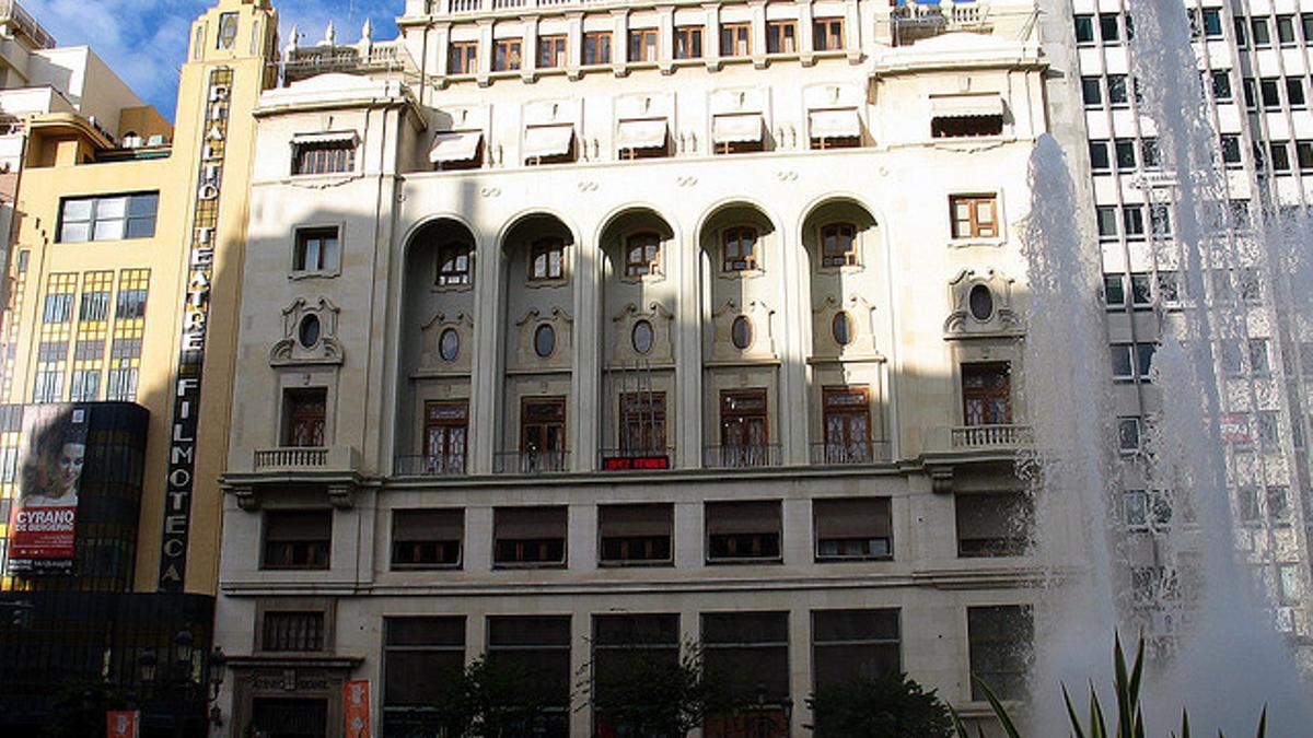 Fachada del Ateneo Mercantil de València.