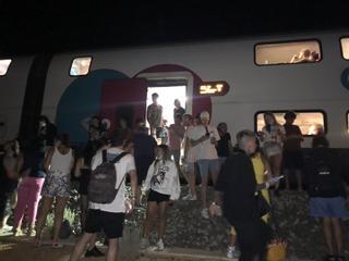 Una avería en un tren de Ouigo deja tirados a 960 pasajeros más de tres horas en el trayecto Barcelona-Madrid