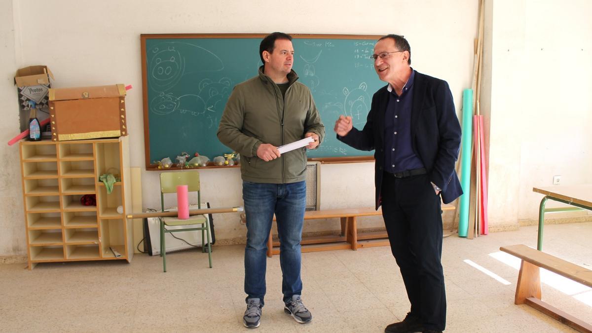 Visita del subdelegado del Gobierno a las escuelas de Tábara.