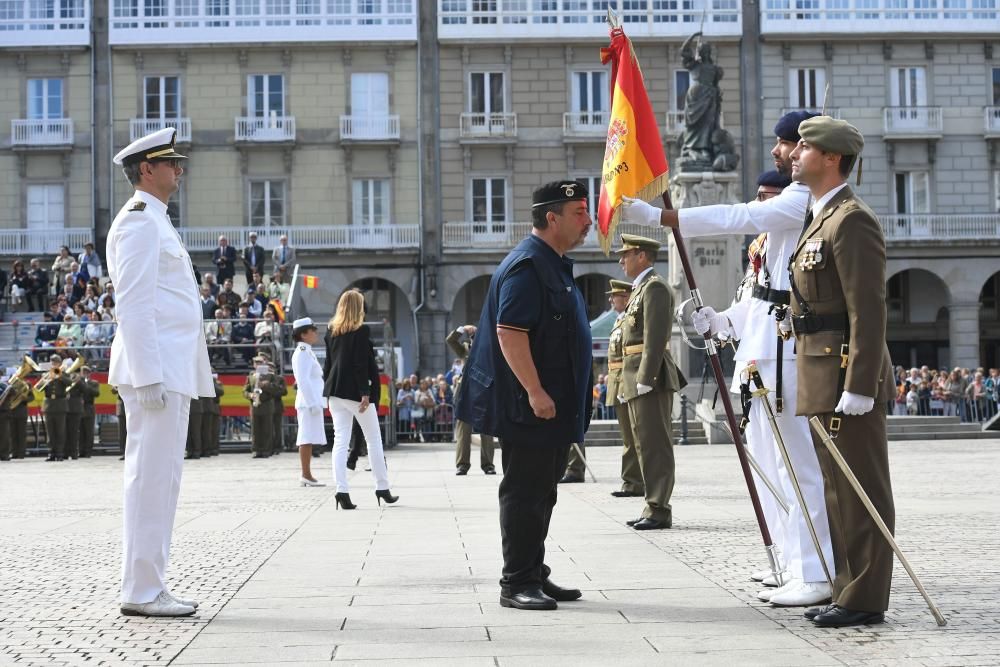 Ceremonia civil de jura de bandera en María Pita