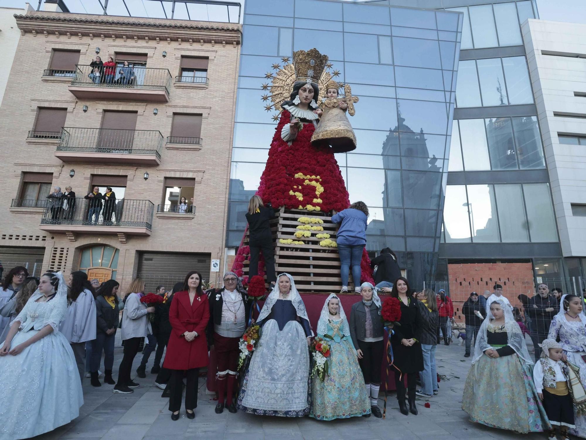 Emotiva Ofrenda en Paiporta