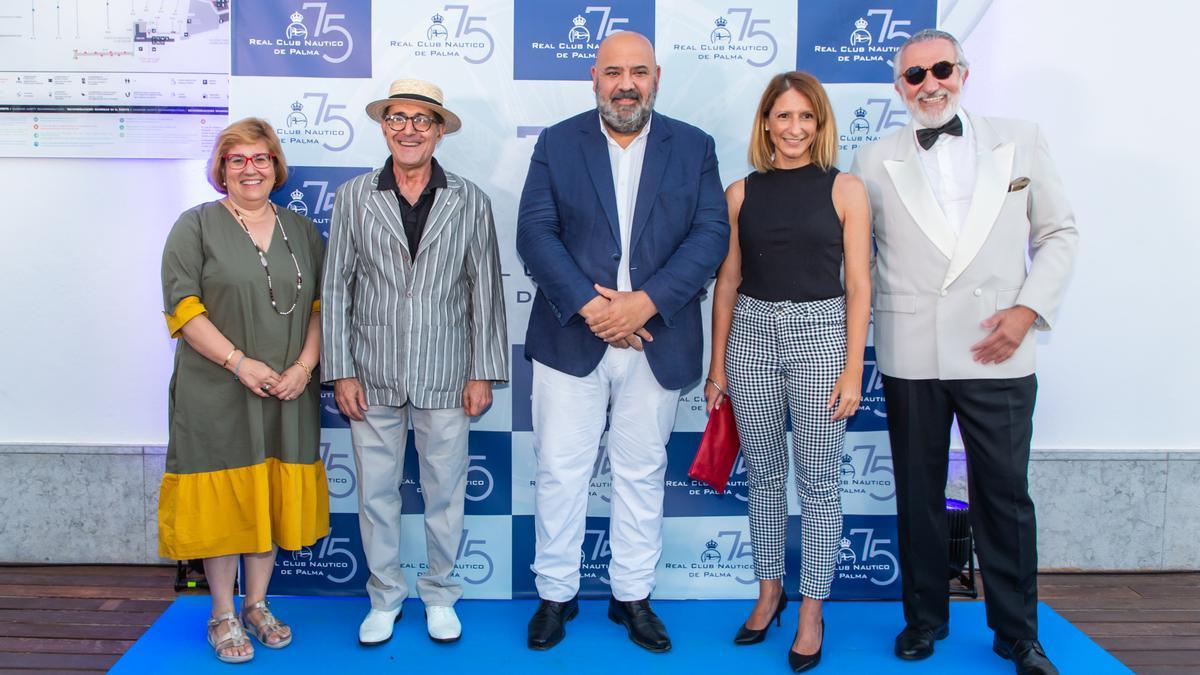 El alcalde de Palma, Jaime Martínez, asistió a la cena del 75º aniversario del RCNP.