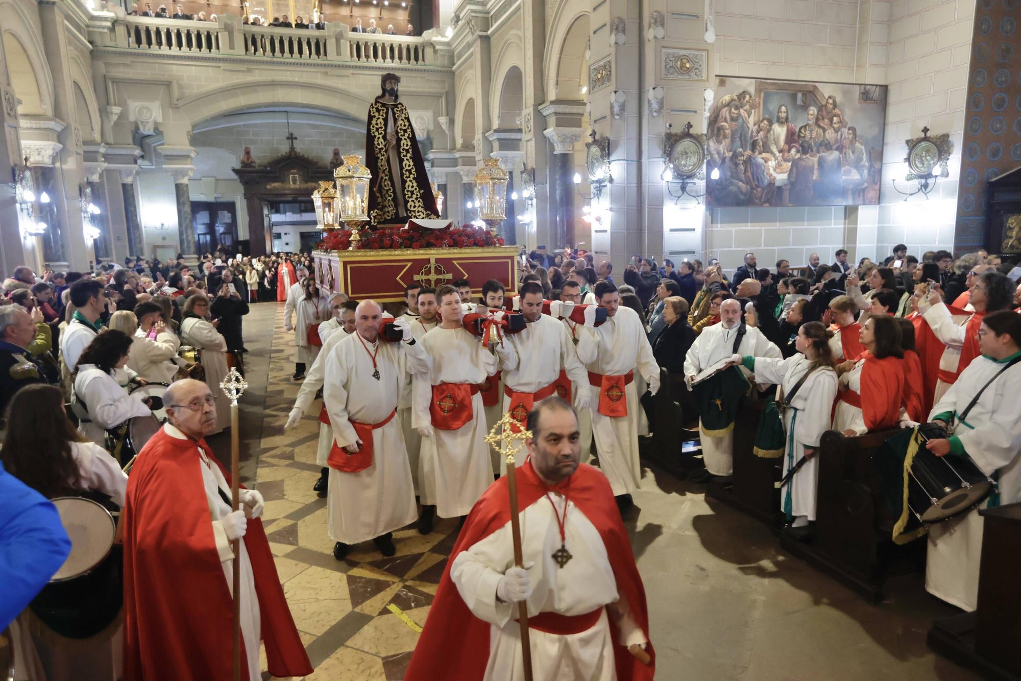 Suspendida la procesión de Jesús Cautivo en Oviedo por el mal tiempo