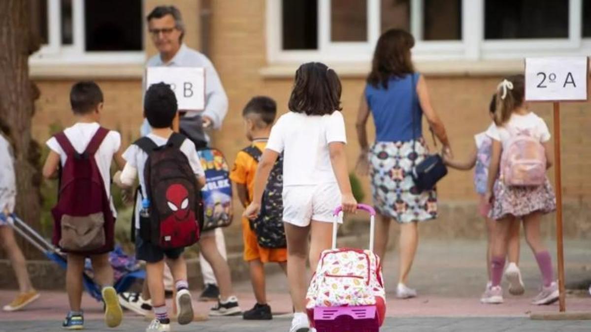 Alumnos  en un colegio de Cáceres.