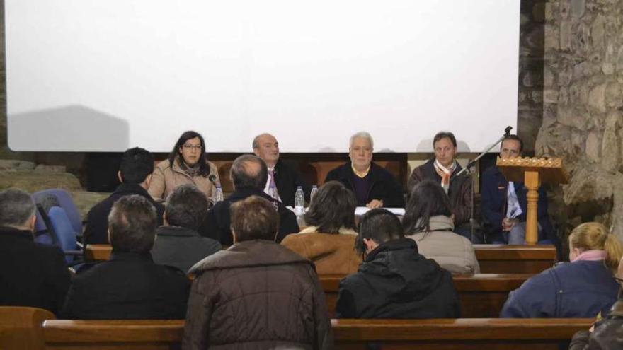 Clausura del Concejo Rayano organizado en el Monasterio de San Martín de Castañeda.