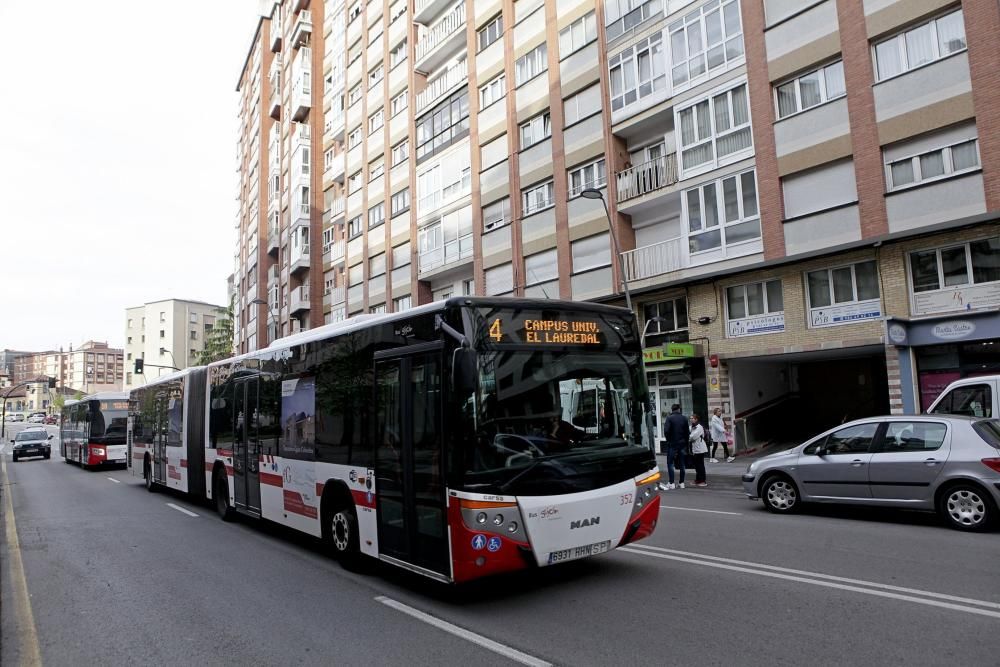 Obras en avenida de la Costa, en Gijón