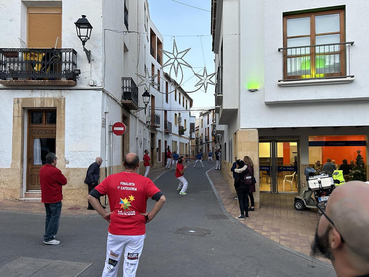 Ambas finales congregaron gran número de público en el carrer Enmig y plaça Major.