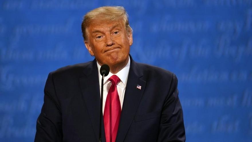 Donald Trump gesticula durante el debate electoral que mantuvo con Joe Biden en octubre de 2020.