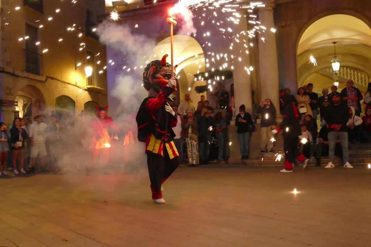 EN IMATGES | L'Entxipa't i la Diabòlica encenen la primera jornada de les Fires i Festes de la Santa Creu