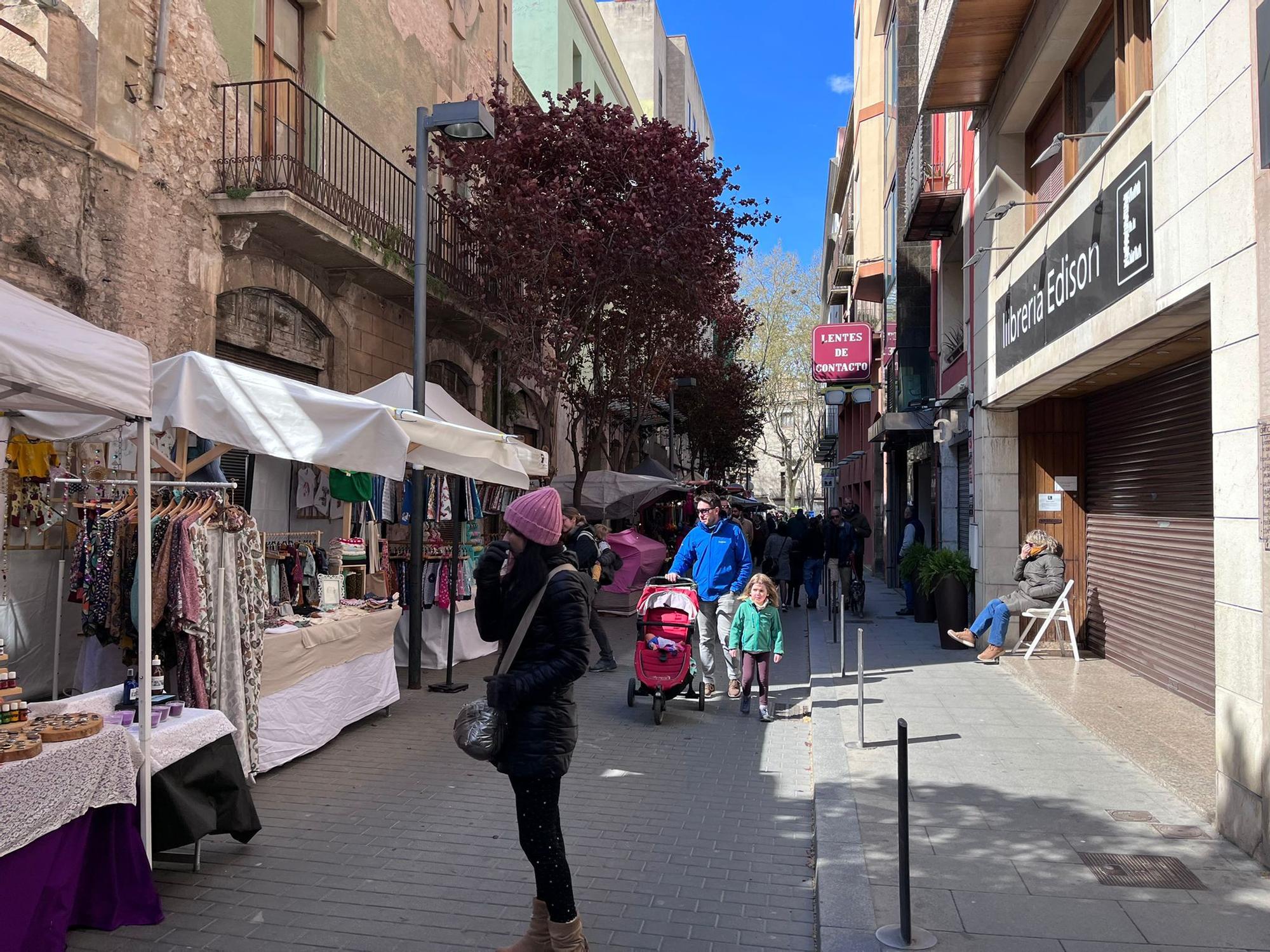 Torna la cua per comprar brunyols a la Rambla