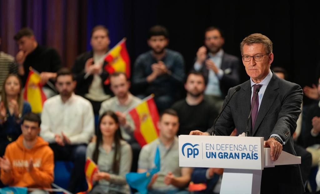 El líder del PP, Alberto Núñez Feijóo, en Oviedo este lunes.